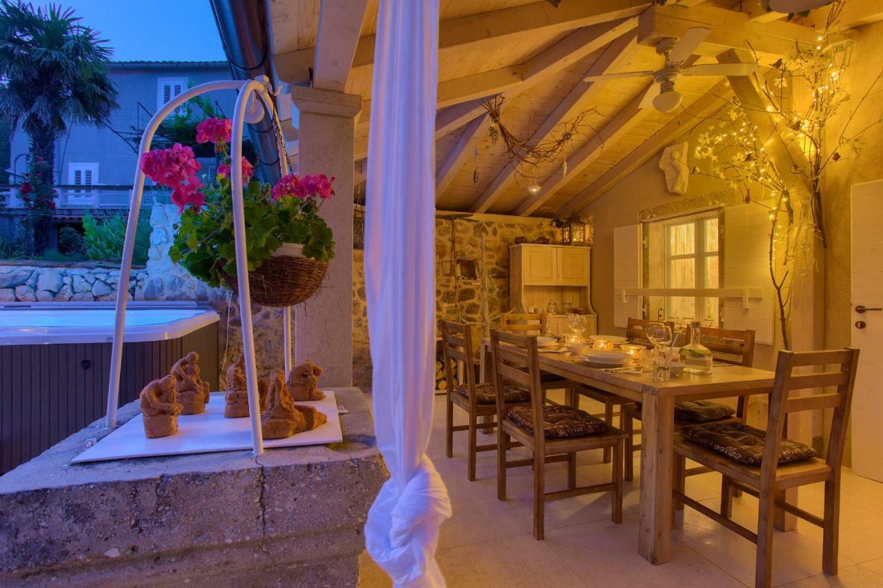 White Heritage House Semesterbostad Čižići