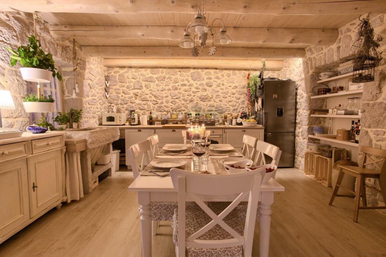 Holiday home White Heritage House Cizici
