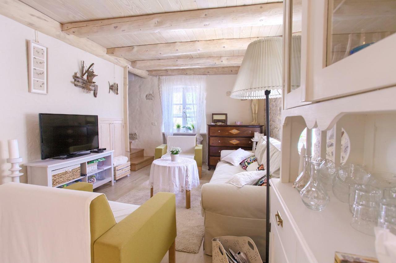 White Heritage House Cizici
