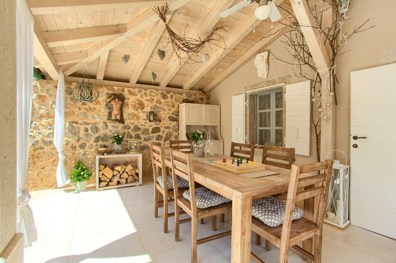 White Heritage House Holiday home