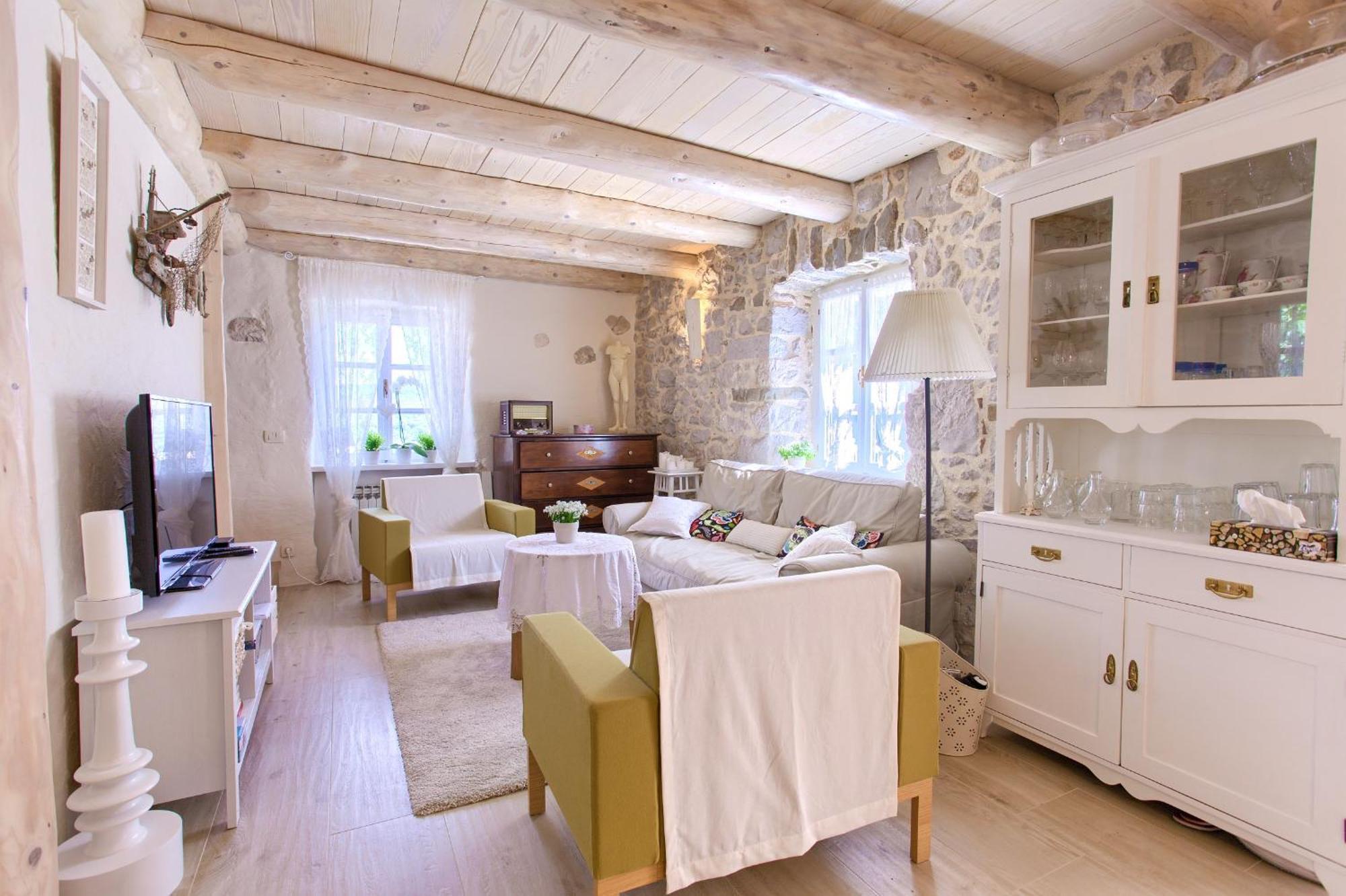 White Heritage House Cizici
